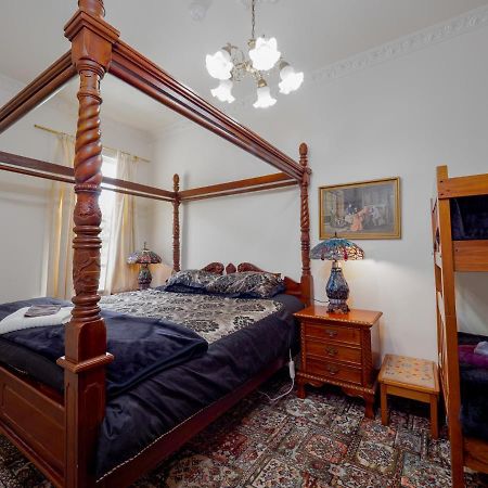 Otira Stagecoach Hotel Bagian luar foto