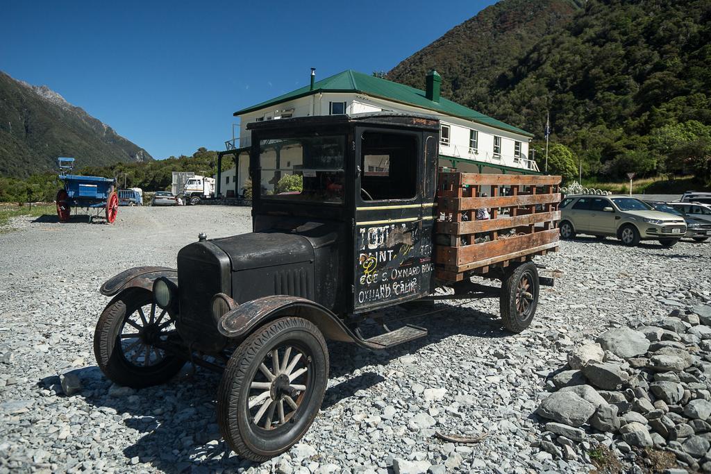 Otira Stagecoach Hotel Bagian luar foto